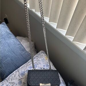 Beautiful  Black Chain Shoulder Bag authentic Michael kors like new used twice